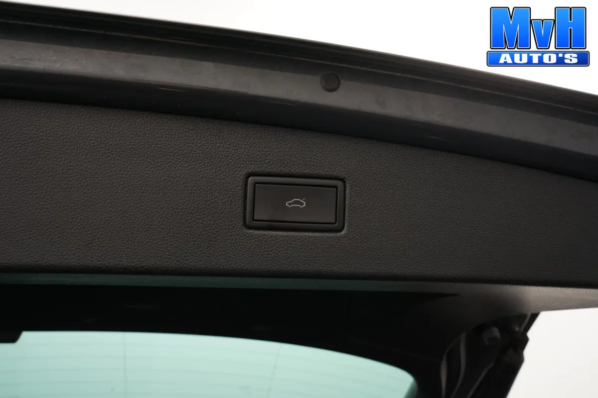 1.4 TSI PHEV R-Line|PANO|STOEL/STUUR.VERW