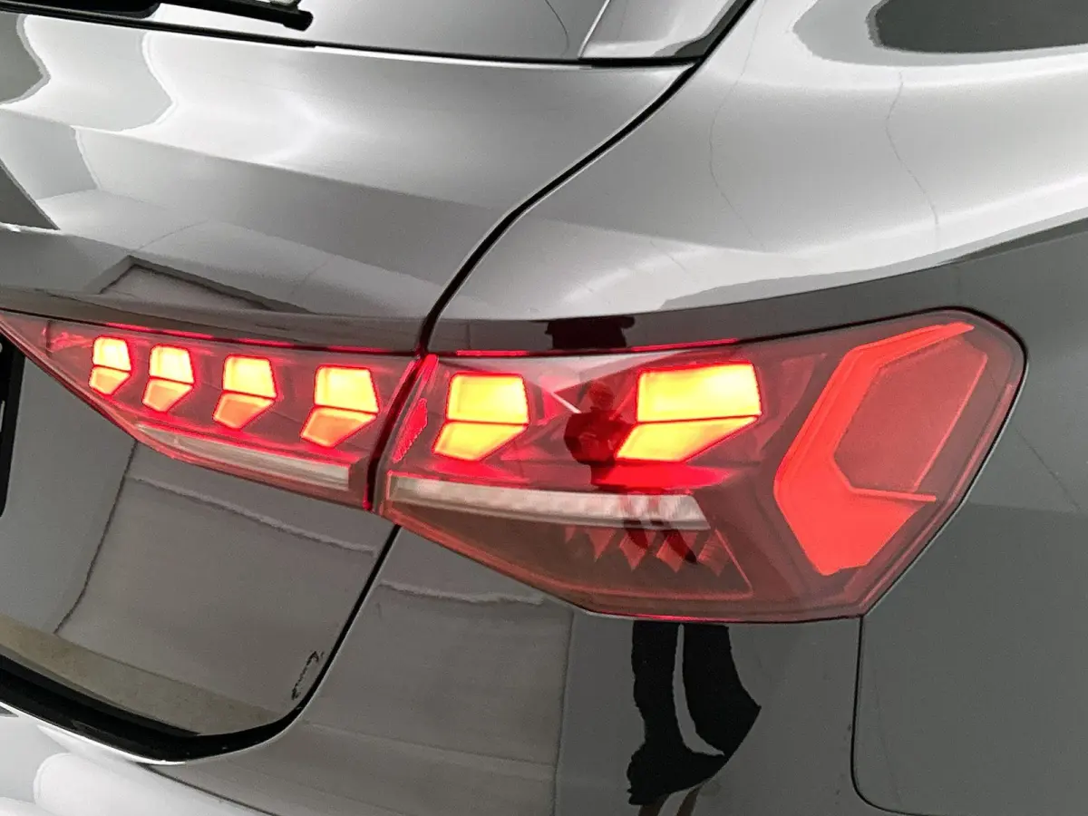 1.5 e-hybrid S edition Competition