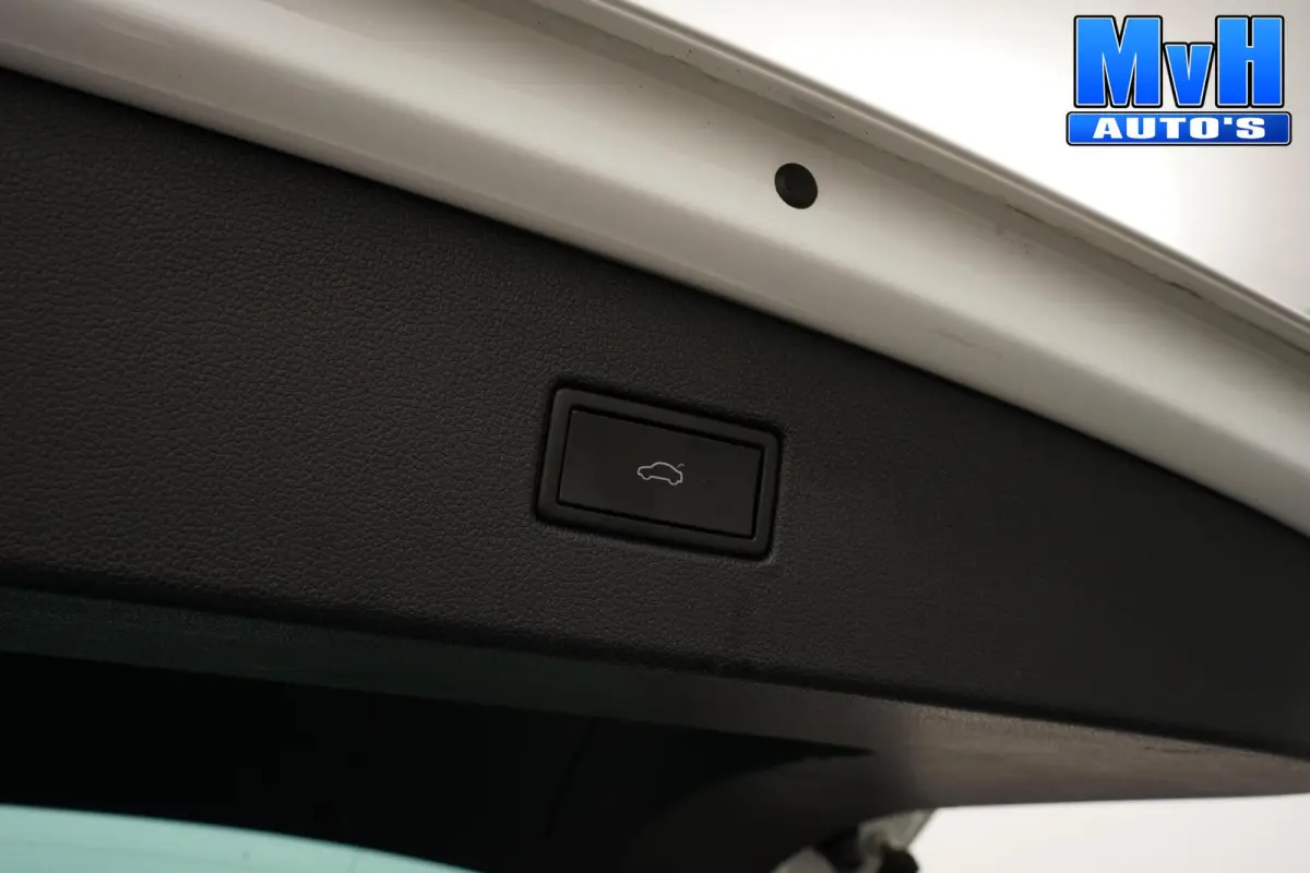 1.4 TSI PHEV R-Line|PANO|STOEL/STUUR.VERW