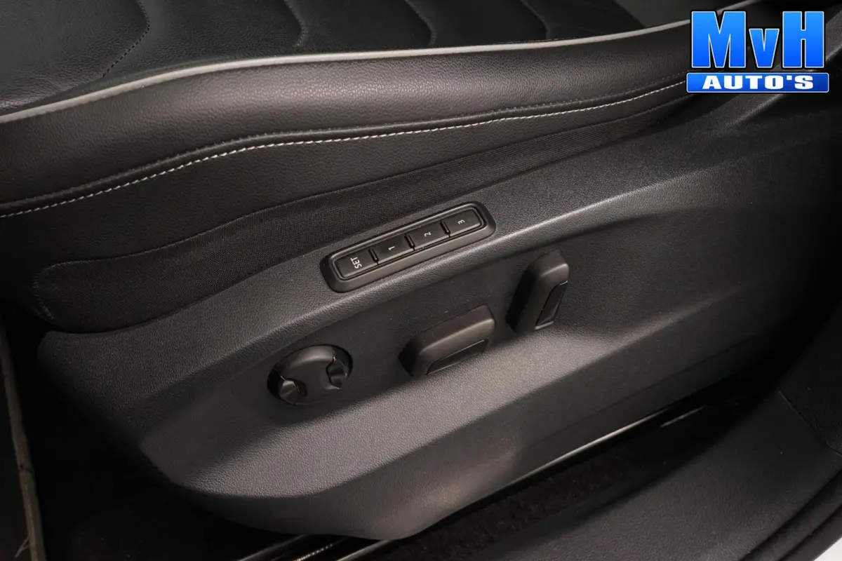 1.4 TSI PHEV R-Line|PANO|STOEL/STUUR.VERW