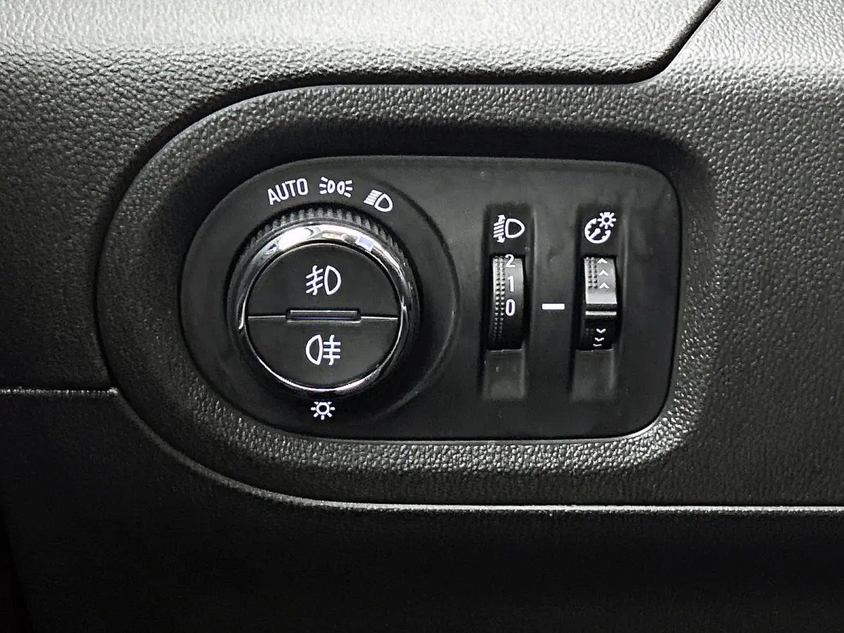 1.2 Turbo Innovation / Airco / Navi / Cruise-ctr. / Apple Car Play - Android / Privacy Glass / Apk 09-2027