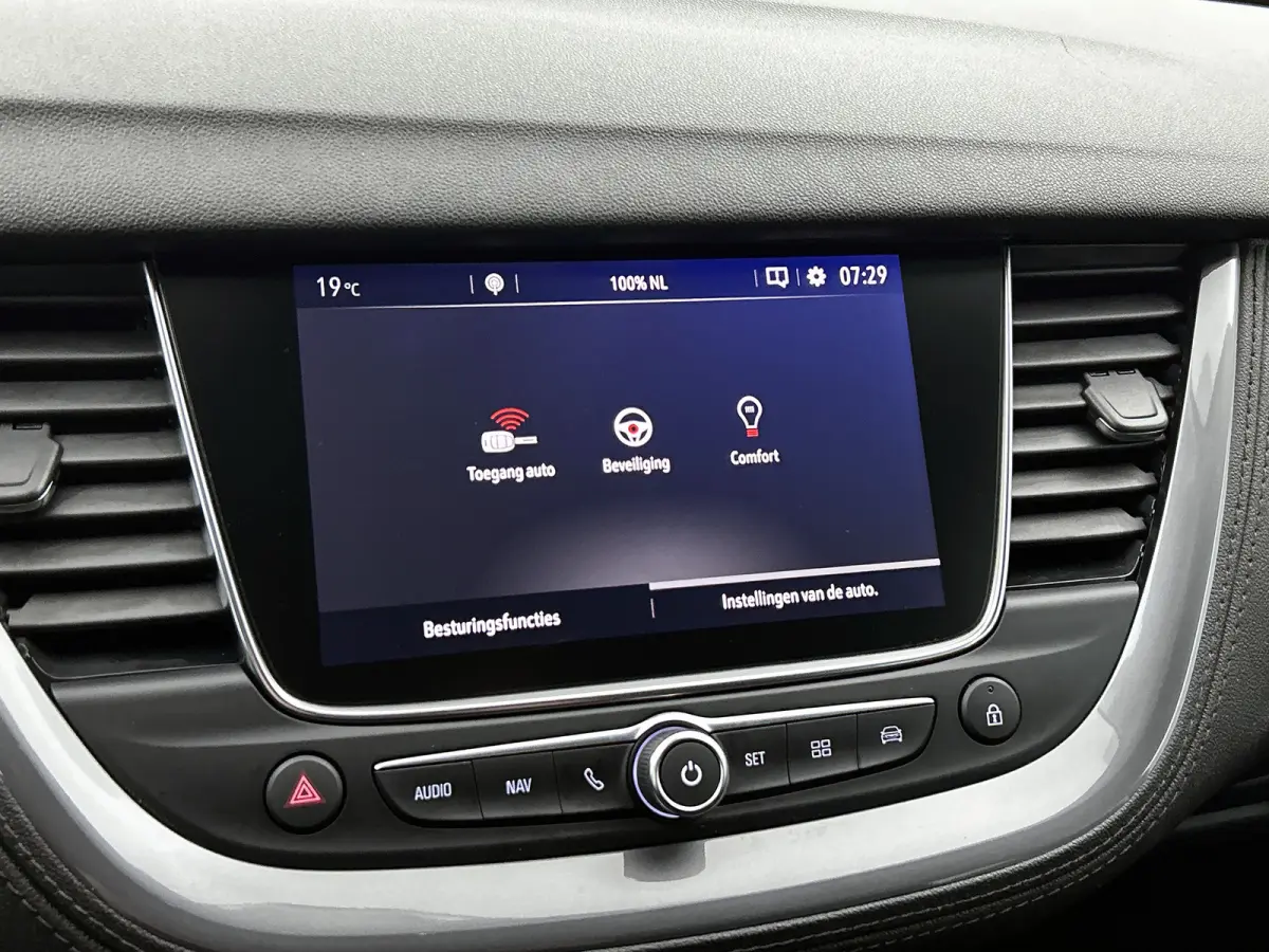1.2 Turbo Innovation / Airco / Navi / Cruise-ctr. / Apple Car Play - Android / Privacy Glass / Apk 09-2027