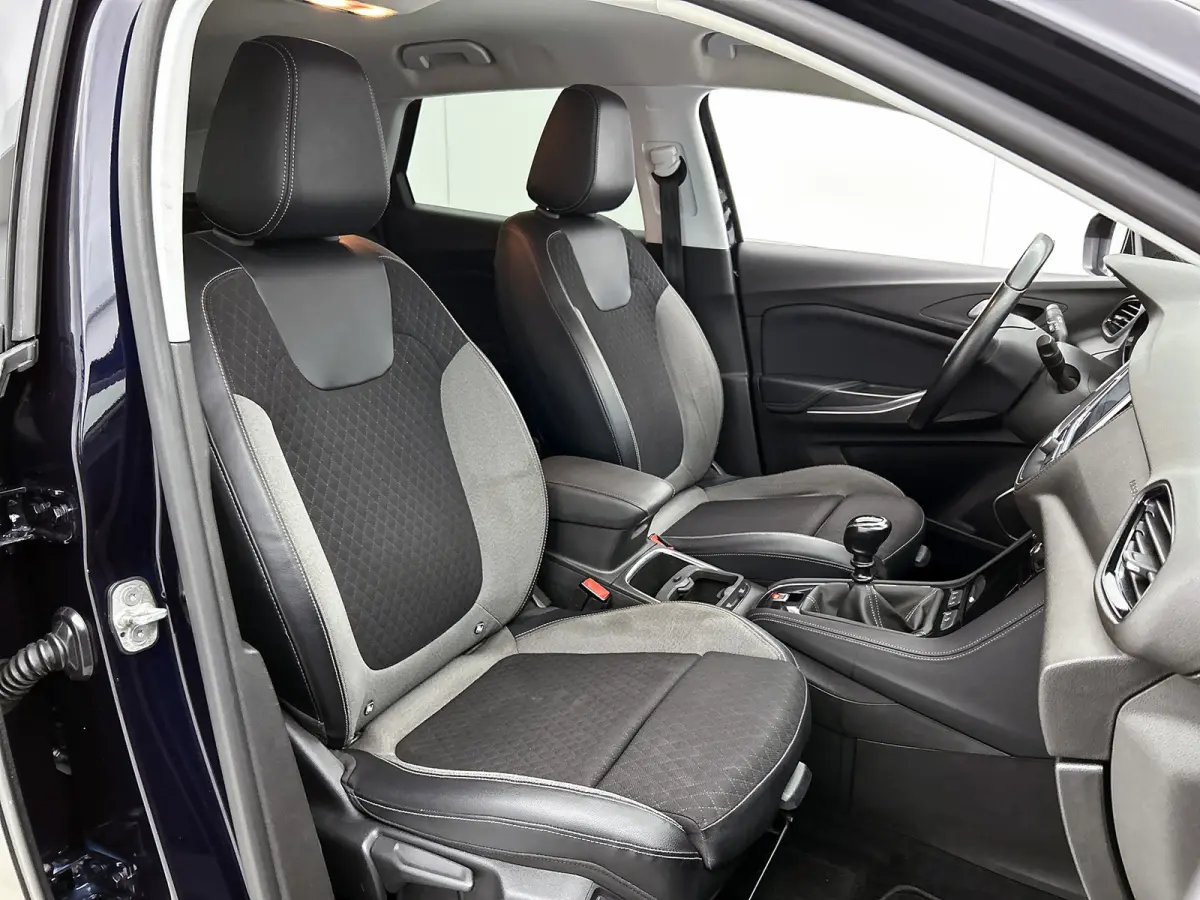 1.2 Turbo Innovation / Airco / Navi / Cruise-ctr. / Apple Car Play - Android / Privacy Glass / Apk 09-2027