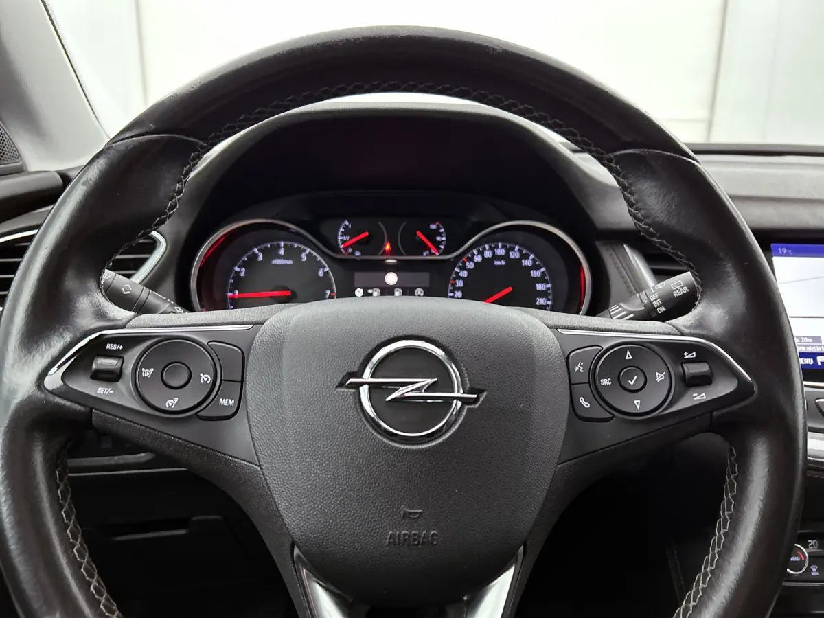 1.2 Turbo Innovation / Airco / Navi / Cruise-ctr. / Apple Car Play - Android / Privacy Glass / Apk 09-2027