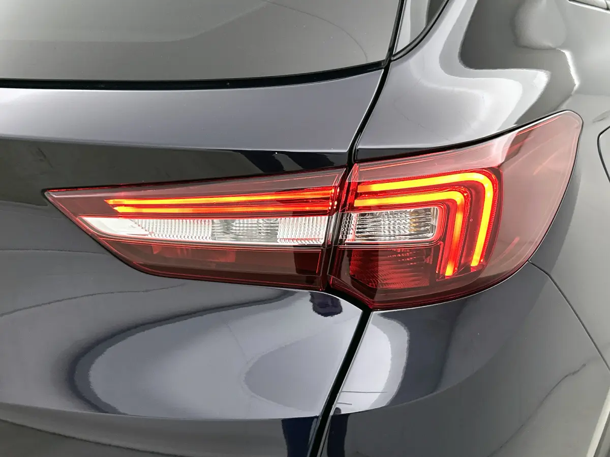 1.2 Turbo Innovation / Airco / Navi / Cruise-ctr. / Apple Car Play - Android / Privacy Glass / Apk 09-2027