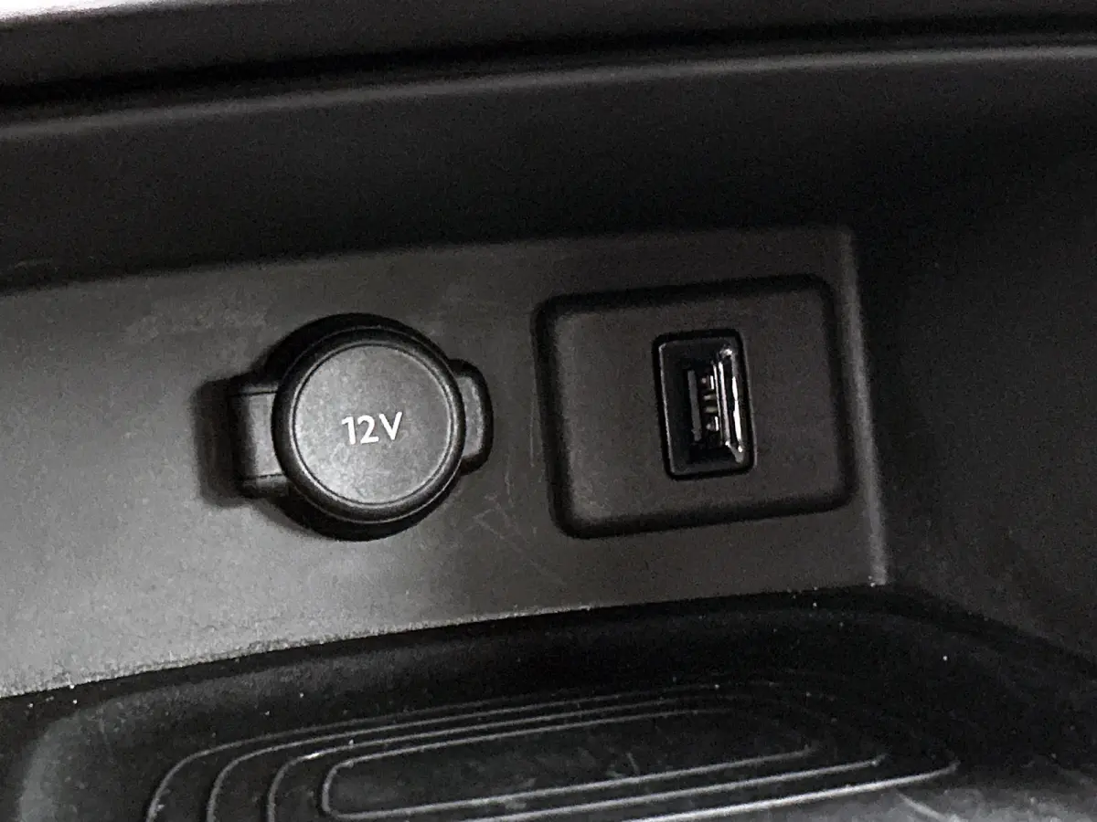 1.2 Turbo Innovation / Airco / Navi / Cruise-ctr. / Apple Car Play - Android / Privacy Glass / Apk 09-2027