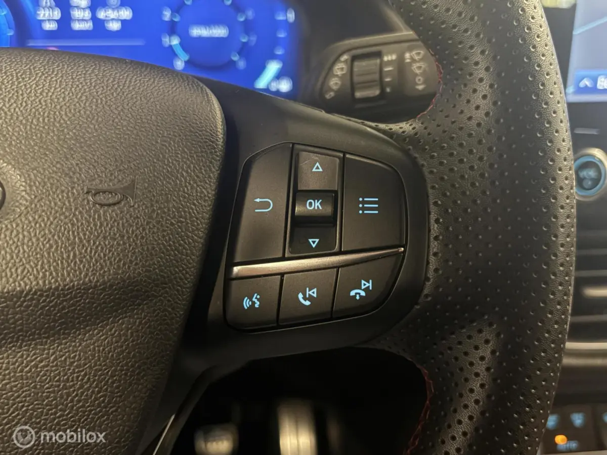 1.0 EcoBoost ST-Line X FULL LED / WINTERPACK / ALL SEASON'S