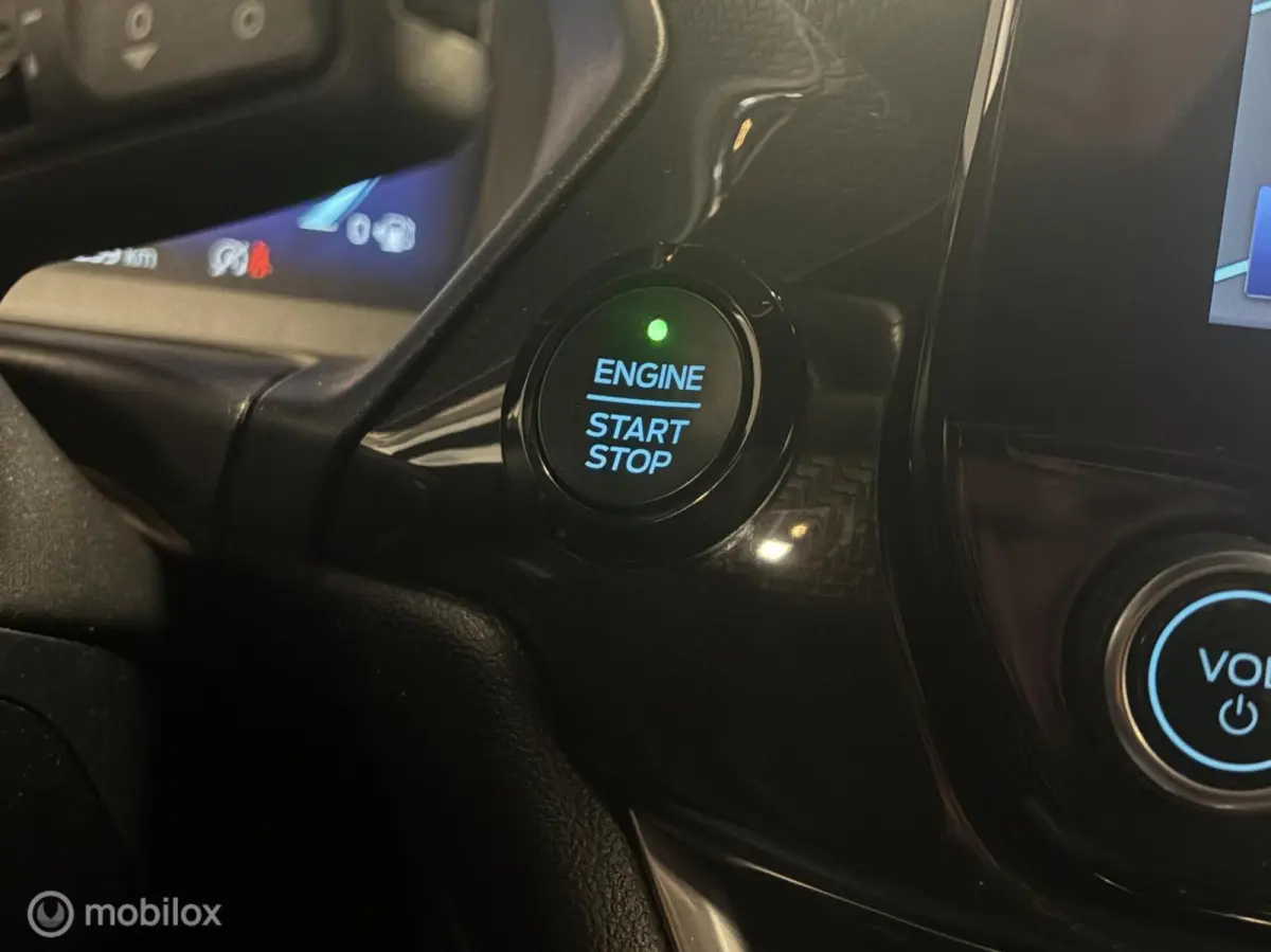1.0 EcoBoost ST-Line X FULL LED / WINTERPACK / ALL SEASON'S