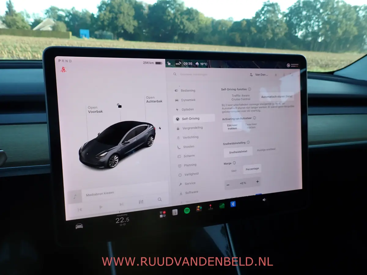 SR+ RWD 60 kWh SOH 86% / TREKHAAK / PANODAK / 19'' SPORT / AUTOPILOT
