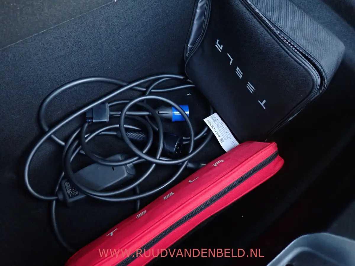 SR+ RWD 60 kWh SOH 86% / TREKHAAK / PANODAK / 19'' SPORT / AUTOPILOT