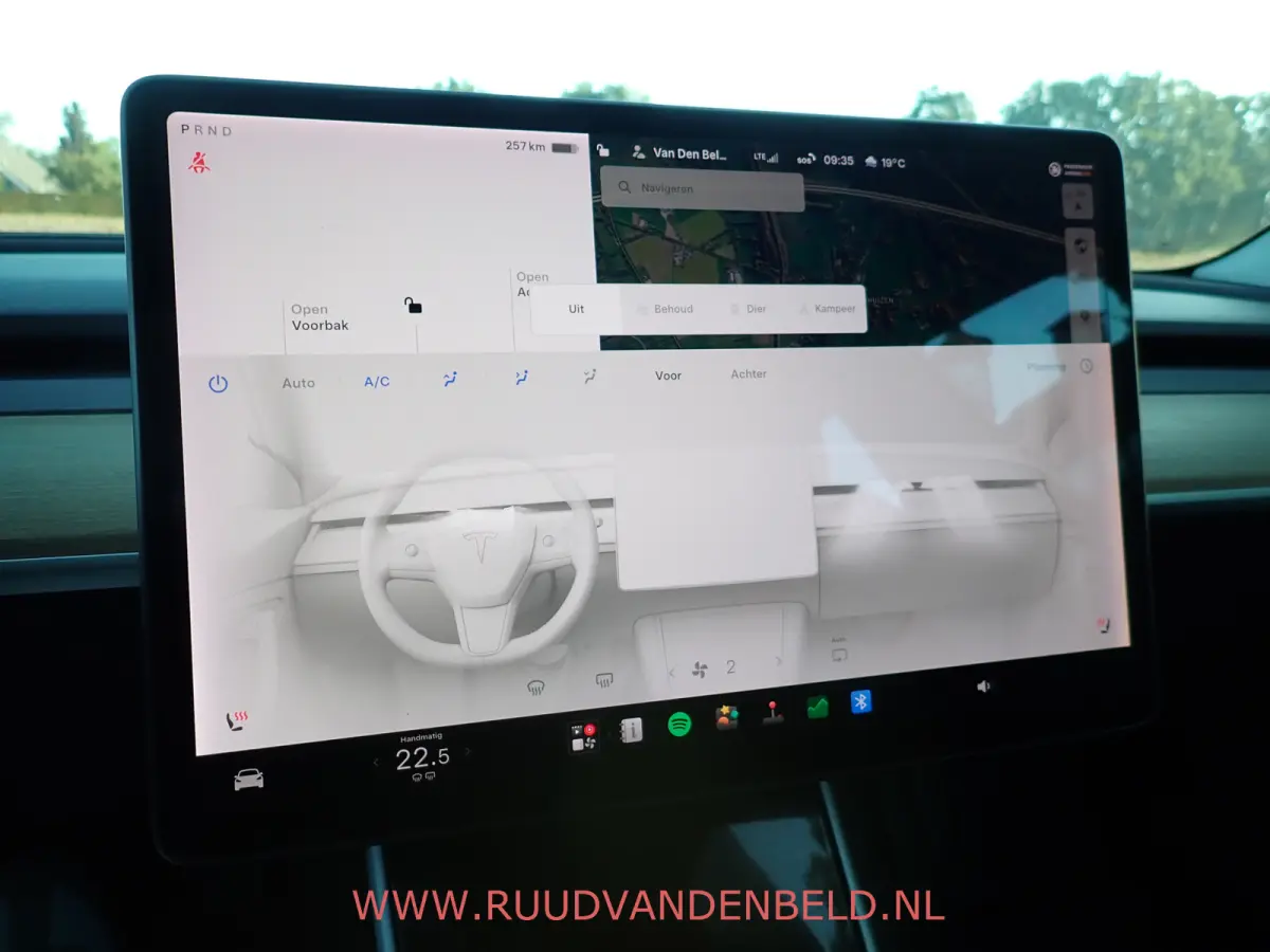 SR+ RWD 60 kWh SOH 86% / TREKHAAK / PANODAK / 19'' SPORT / AUTOPILOT