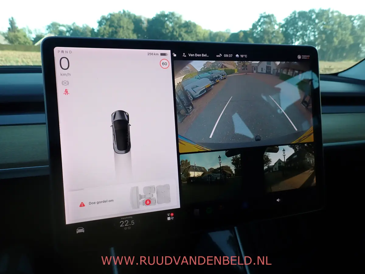 SR+ RWD 60 kWh SOH 86% / TREKHAAK / PANODAK / 19'' SPORT / AUTOPILOT