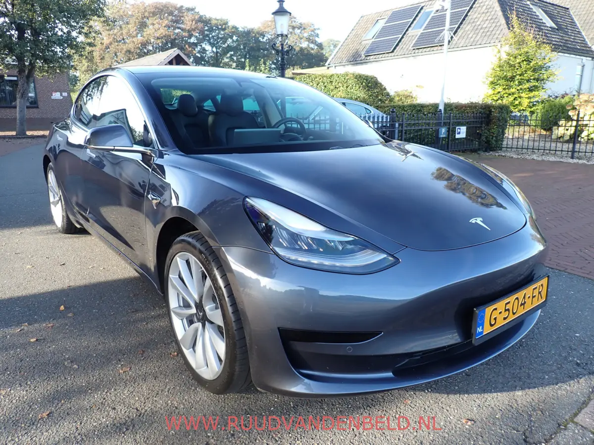 SR+ RWD 60 kWh SOH 86% / TREKHAAK / PANODAK / 19'' SPORT / AUTOPILOT