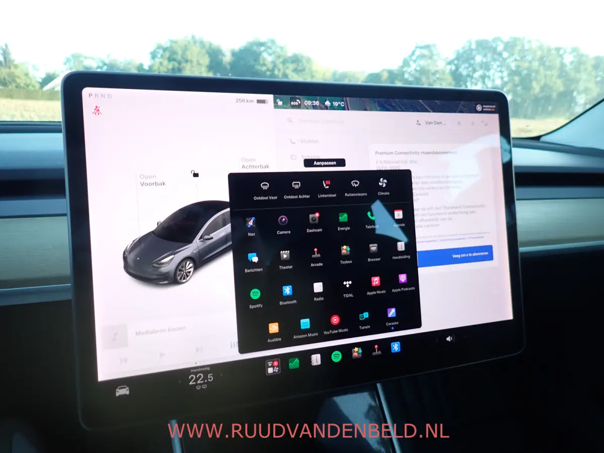 SR+ RWD 60 kWh SOH 86% / TREKHAAK / PANODAK / 19'' SPORT / AUTOPILOT