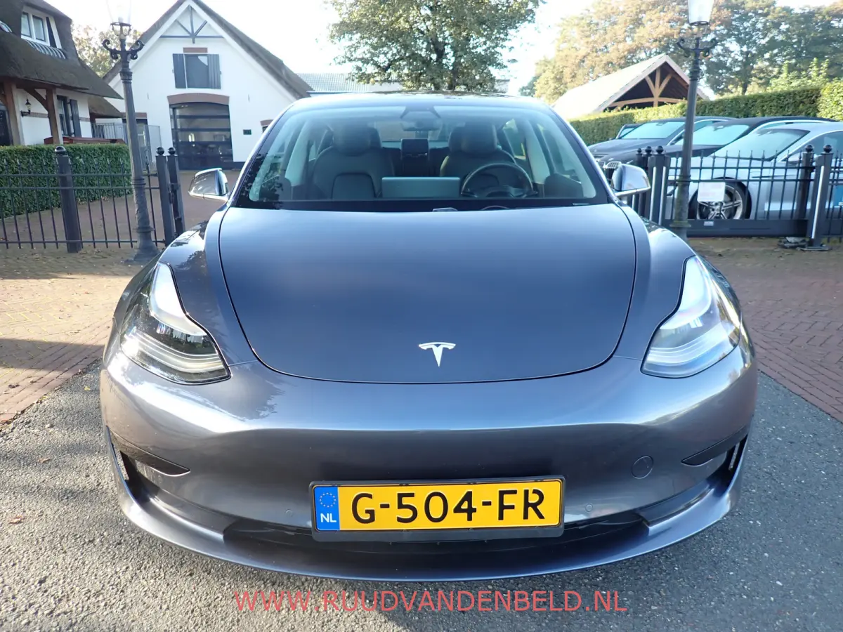 SR+ RWD 60 kWh SOH 86% / TREKHAAK / PANODAK / 19'' SPORT / AUTOPILOT