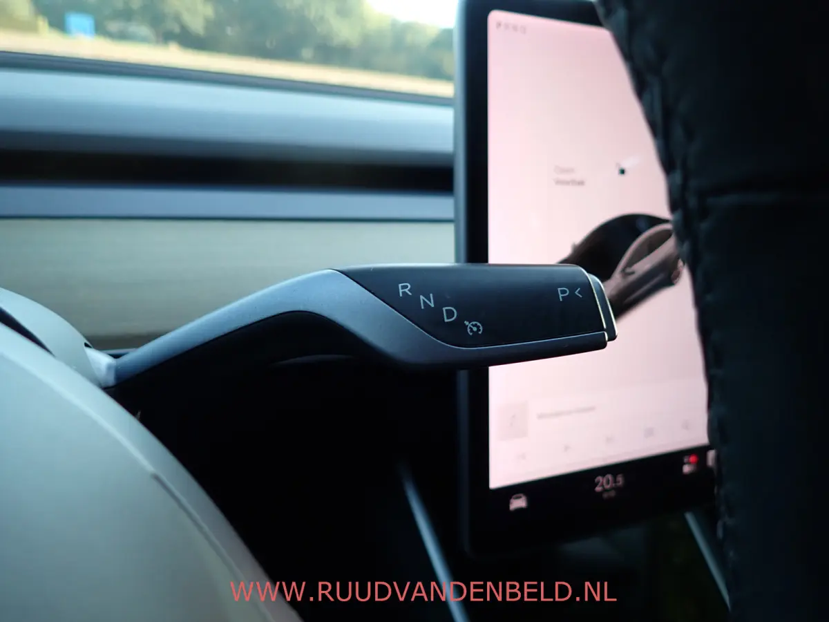 SR+ RWD 60 kWh SOH 86% / TREKHAAK / PANODAK / 19'' SPORT / AUTOPILOT
