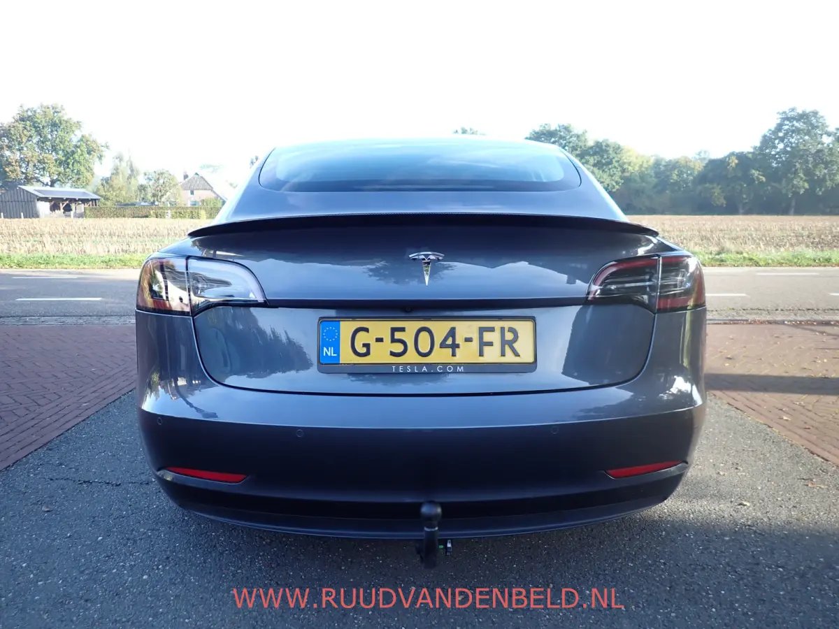 SR+ RWD 60 kWh SOH 86% / TREKHAAK / PANODAK / 19'' SPORT / AUTOPILOT