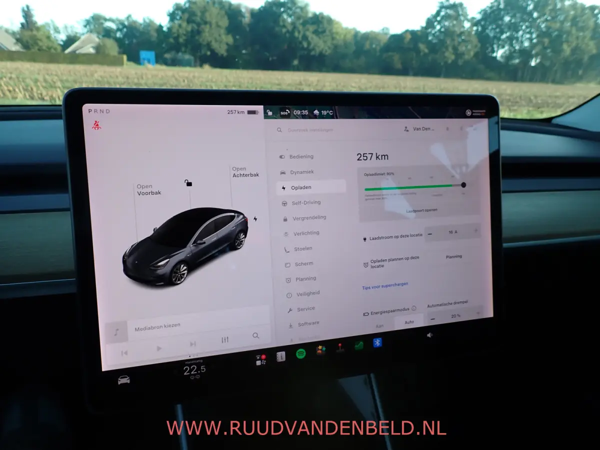 SR+ RWD 60 kWh SOH 86% / TREKHAAK / PANODAK / 19'' SPORT / AUTOPILOT