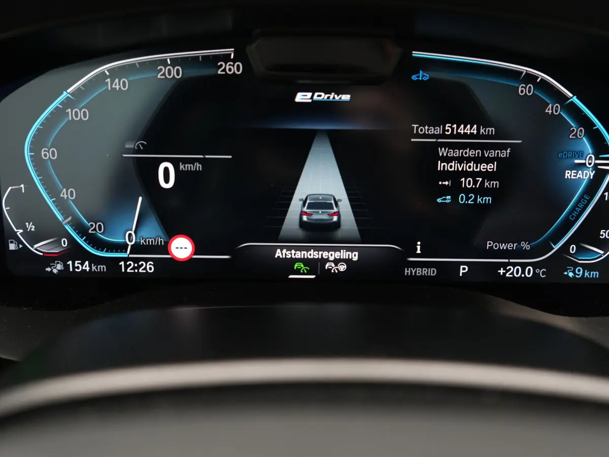 530e M Sport PHEV 293pk Dealer O.H. | Active Steering | Trekhaak Af Fabriek | Panodak | Head Up | Adaptive Cruise | Adaptief Onderstel | Camera | Laser LED | Lederen Comfortstoelen Memory & 