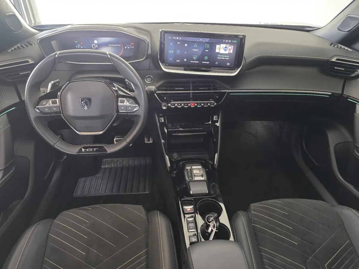 1.2 PureTech 130 GT | Alcantara | Pano | Elektrische stoelen | Verwarmbare stoelen