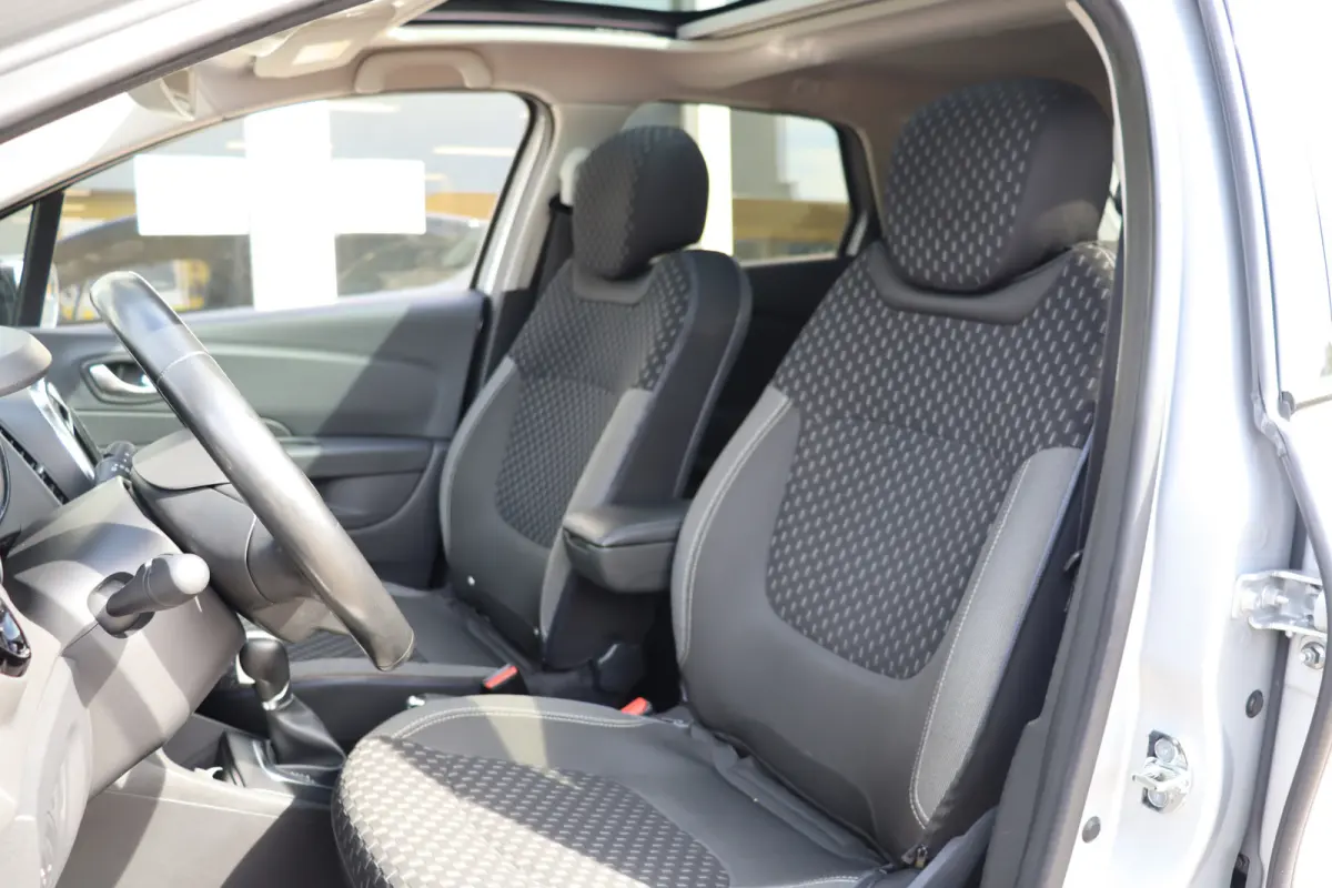 1.3 TCe Version S, Automaat, **Voorzien Van Nieuwe Motor**Climate, Cruise, Camera A, Dealer Onderhouden, PDC V+A, Pano, Navi, Prijs Is Rijklaar Inclusief 6 Maanden Garantie