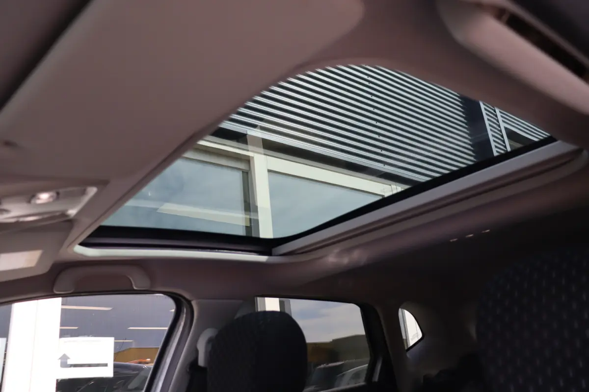 1.3 TCe Version S, Automaat, **Voorzien Van Nieuwe Motor**Climate, Cruise, Camera A, Dealer Onderhouden, PDC V+A, Pano, Navi, Prijs Is Rijklaar Inclusief 6 Maanden Garantie