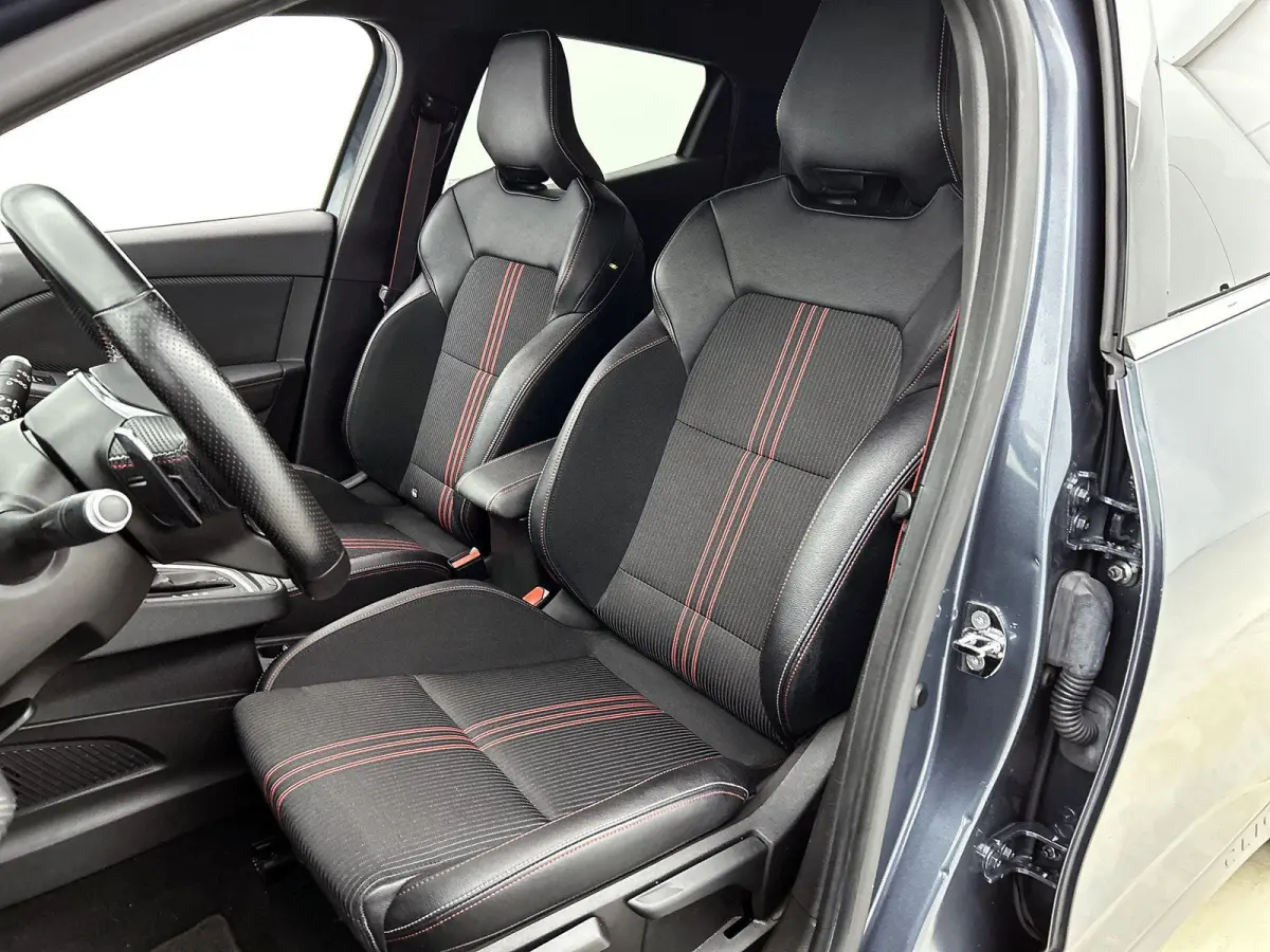 1.3 TCe R.S. Line | AUTOMAAT | ACHTERUITRIJCAMERA | APPLE CARPLAY - ANDROID AUTO | CLIMATE CONTROL | CRUISE CONTROL | LANE ASSIST |
