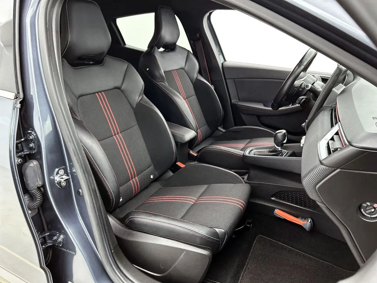 1.3 TCe R.S. Line | AUTOMAAT | ACHTERUITRIJCAMERA | APPLE CARPLAY - ANDROID AUTO | CLIMATE CONTROL | CRUISE CONTROL | LANE ASSIST |