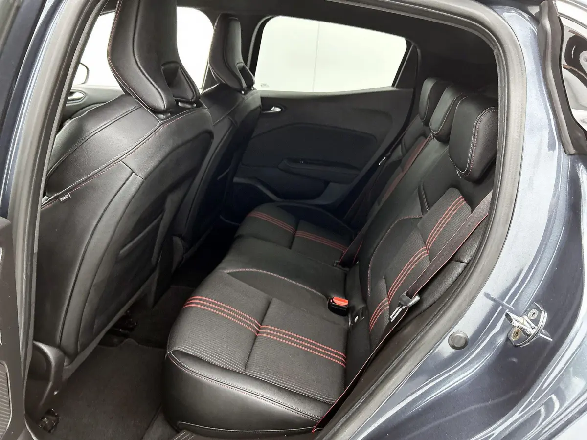 1.3 TCe R.S. Line | AUTOMAAT | ACHTERUITRIJCAMERA | APPLE CARPLAY - ANDROID AUTO | CLIMATE CONTROL | CRUISE CONTROL | LANE ASSIST |