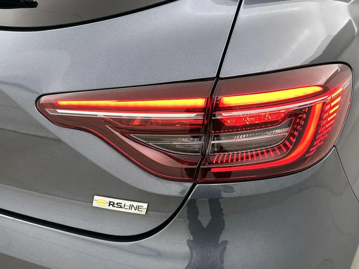1.3 TCe R.S. Line | AUTOMAAT | ACHTERUITRIJCAMERA | APPLE CARPLAY - ANDROID AUTO | CLIMATE CONTROL | CRUISE CONTROL | LANE ASSIST |