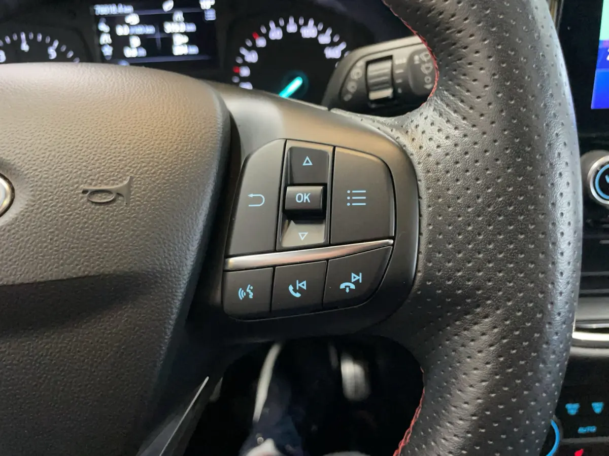 1.0 EcoBoost ST-Line X Panoramadak | Cruise | Carplay | Navi | Stoel- stuurverw. | PDC | 18"