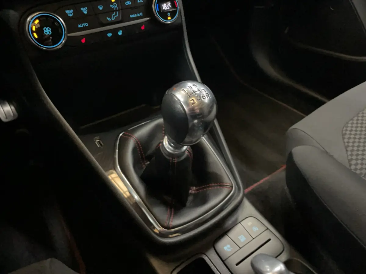 1.0 EcoBoost ST-Line X Panoramadak | Cruise | Carplay | Navi | Stoel- stuurverw. | PDC | 18"
