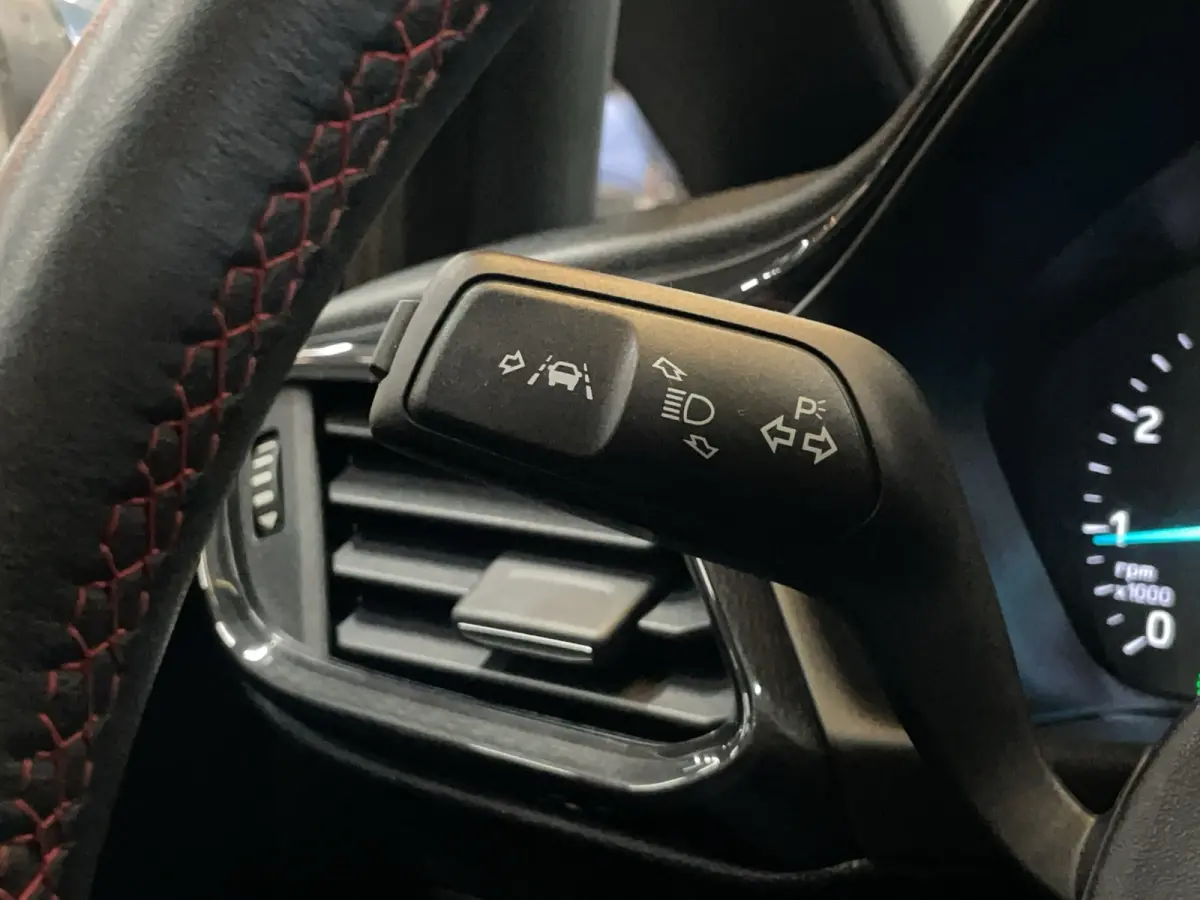 1.0 EcoBoost ST-Line X Panoramadak | Cruise | Carplay | Navi | Stoel- stuurverw. | PDC | 18"