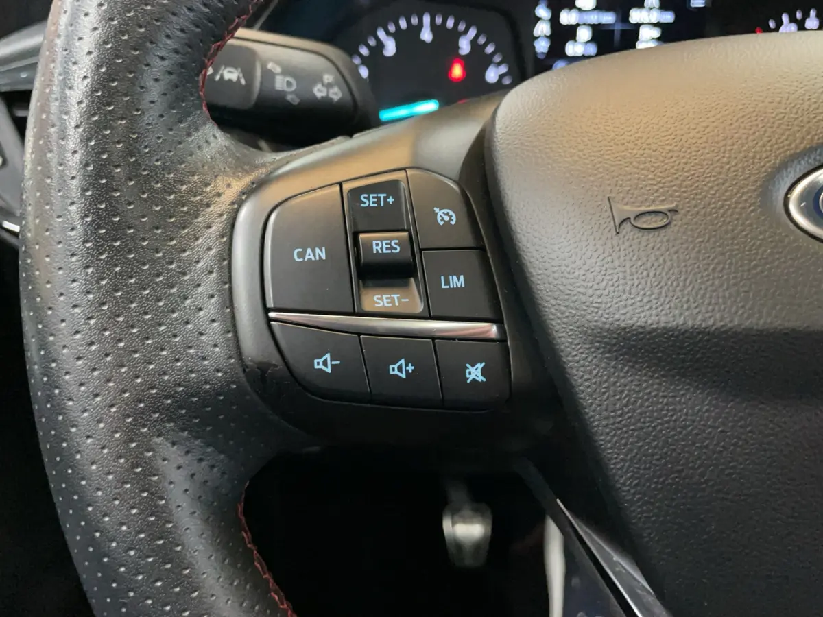 1.0 EcoBoost ST-Line X Panoramadak | Cruise | Carplay | Navi | Stoel- stuurverw. | PDC | 18"