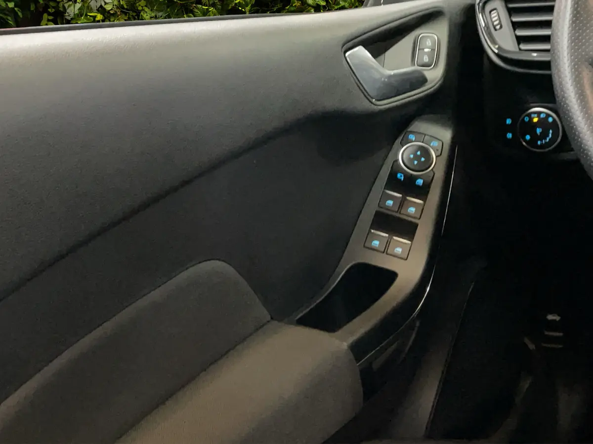 1.0 EcoBoost ST-Line X Panoramadak | Cruise | Carplay | Navi | Stoel- stuurverw. | PDC | 18"