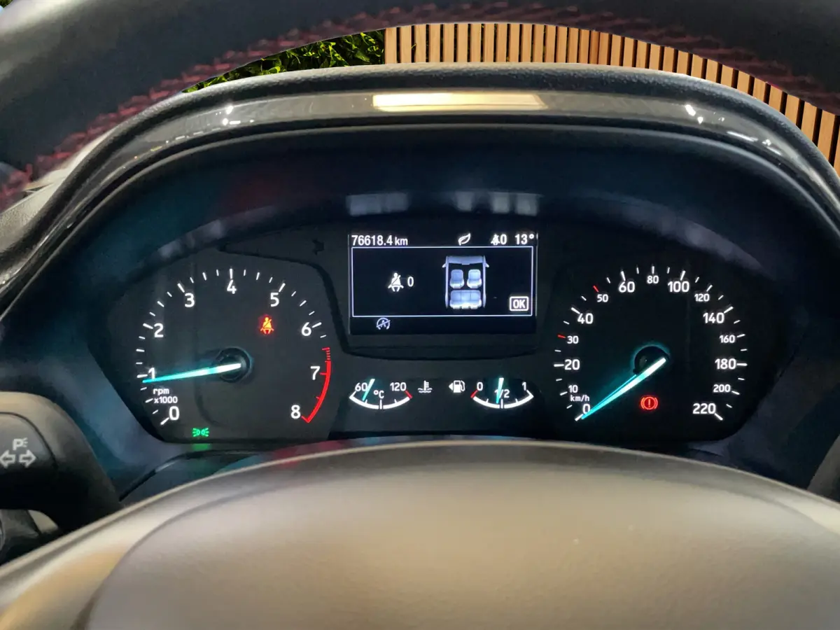 1.0 EcoBoost ST-Line X Panoramadak | Cruise | Carplay | Navi | Stoel- stuurverw. | PDC | 18"