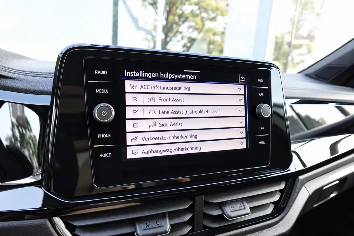 1.5 TSI R-Line PANO IQ.LIGHT KEYLESS VOL