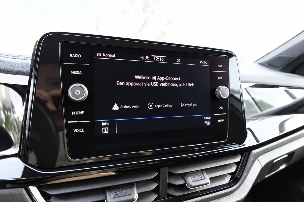 1.5 TSI R-Line PANO IQ.LIGHT KEYLESS VOL