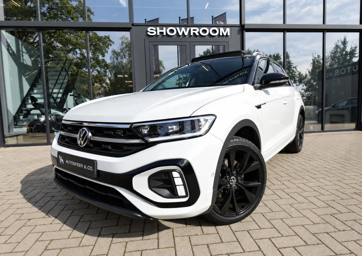 1.5 TSI R-Line PANO IQ.LIGHT KEYLESS VOL