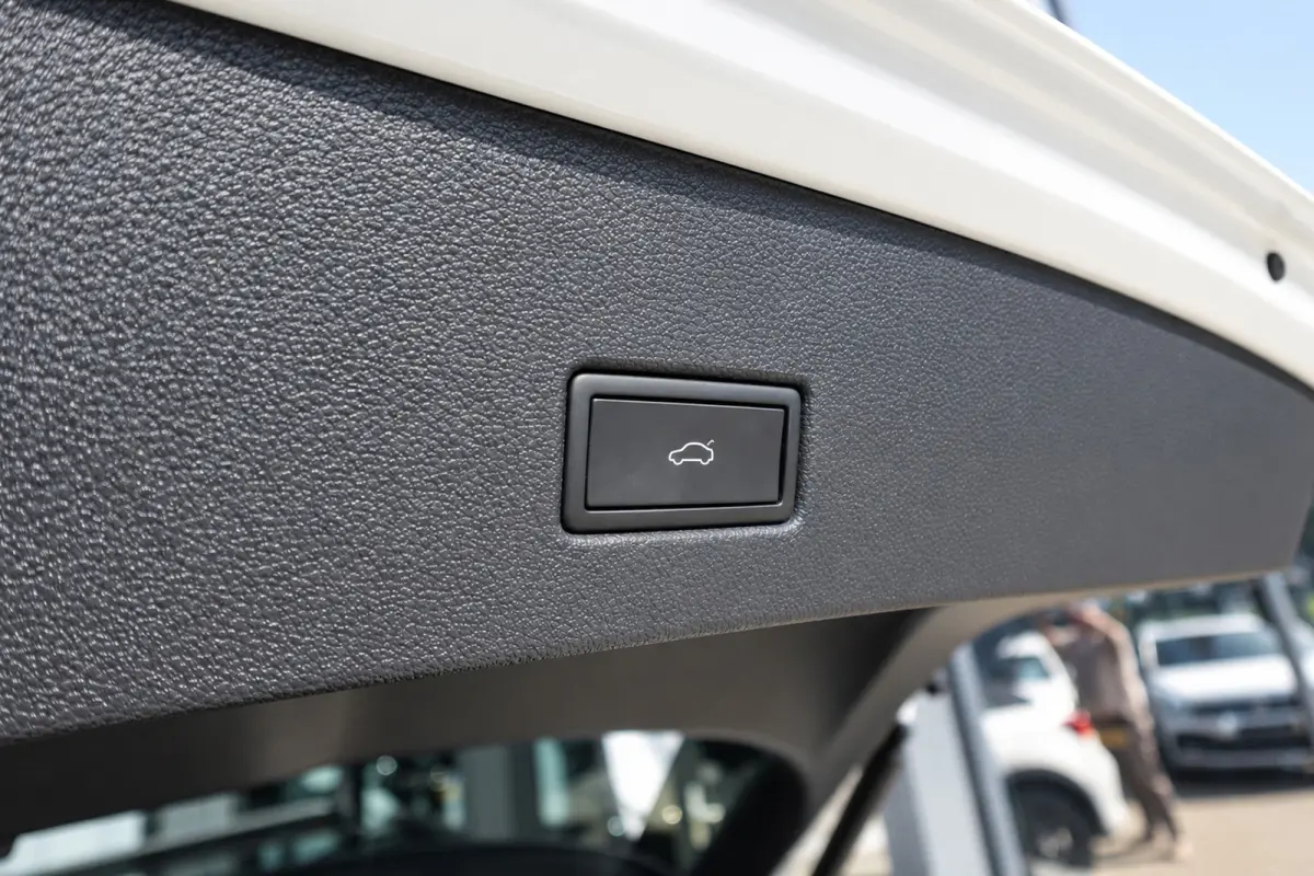 1.5 TSI R-Line PANO IQ.LIGHT KEYLESS VOL