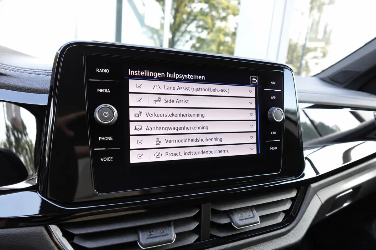 1.5 TSI R-Line PANO IQ.LIGHT KEYLESS VOL