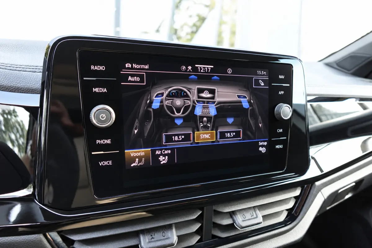 1.5 TSI R-Line PANO IQ.LIGHT KEYLESS VOL
