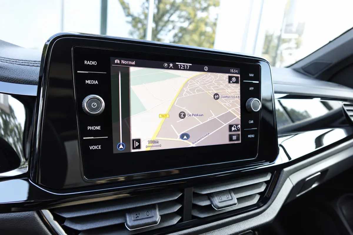 1.5 TSI R-Line PANO IQ.LIGHT KEYLESS VOL
