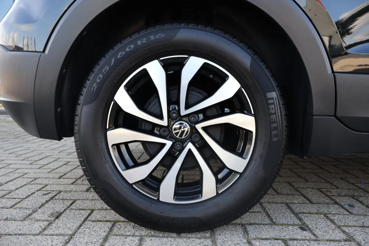 1.0 TSI Go 1e Eigenaar | Volledig Onderh | BTW | Stoelverwarming | Navi | Carplay | ACC | LED | DAB | PDC