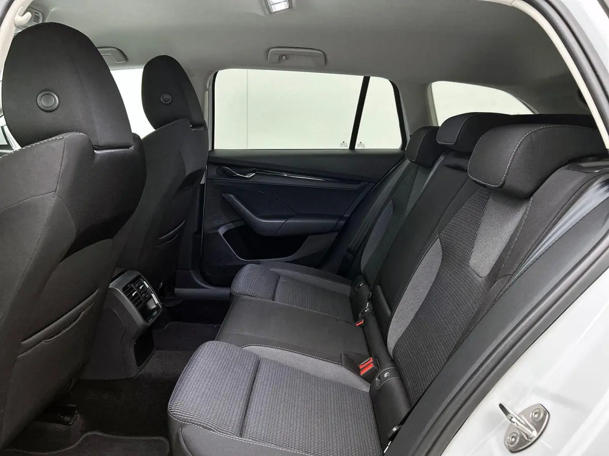 1.4 TSI iV PHEV Business Edition CARPLAY & NAVI | AD-CRUISE | VIRTUAL