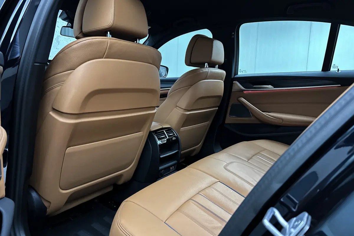 530e Business Edition Plus | M-sport | Lederen bekleding | Stoelverwarming
