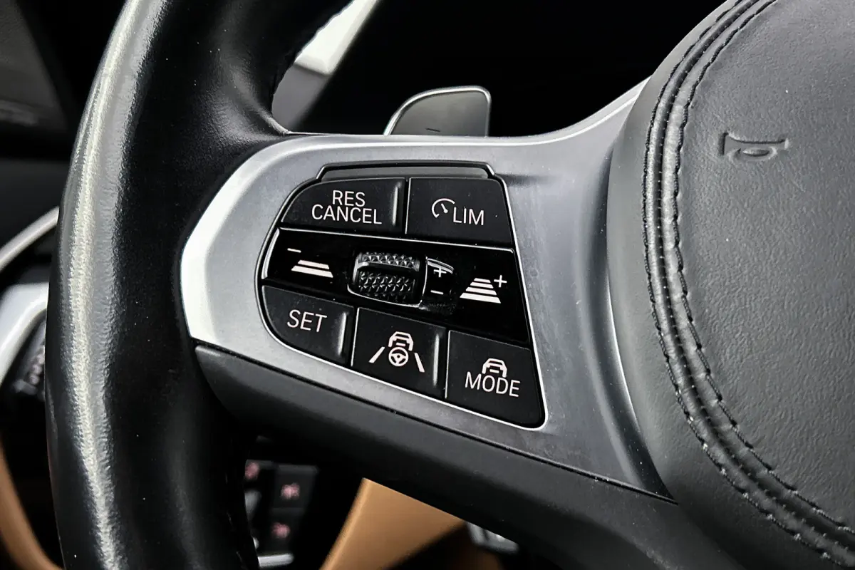 530e Business Edition Plus | M-sport | Lederen bekleding | Stoelverwarming