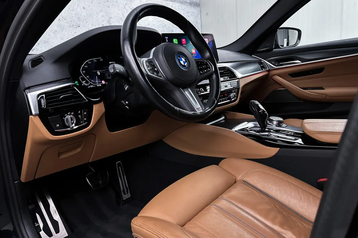 530e Business Edition Plus | M-sport | Lederen bekleding | Stoelverwarming