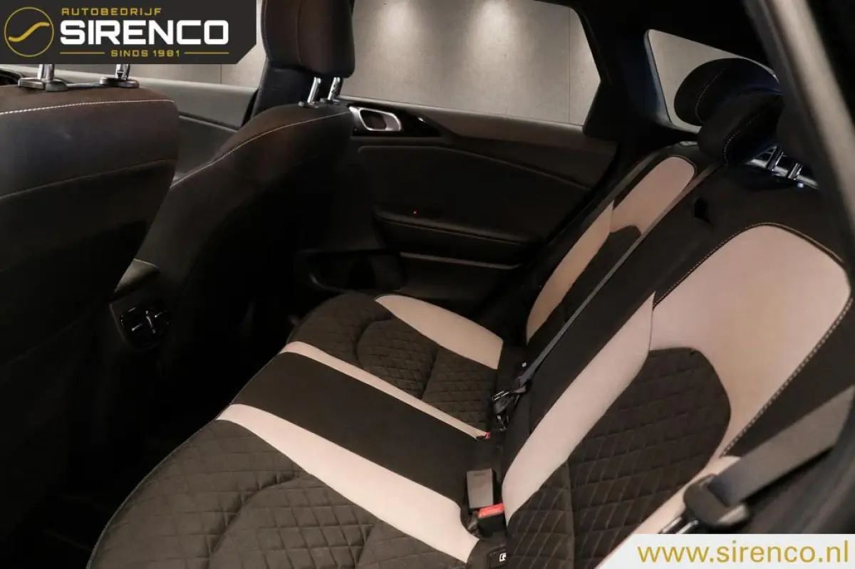 1.0 T-GDi GT-Line Edition| trekhaak | JBL | stoel- en stuurverwarming | climate & cruise control |