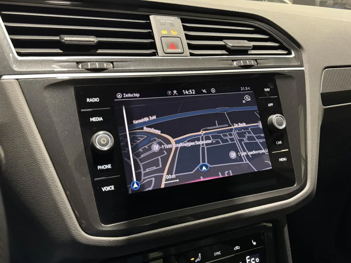 1.4 TSI eHybrid R-Line | panorama | navi | led | carplay |